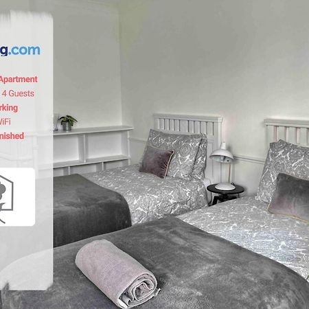 Netley Village Apartment By Your Stay Solutions Short Lets & Serviced Accommodation Netley Southampton With Free Wi-Fi Hamble-le-Rice Esterno foto