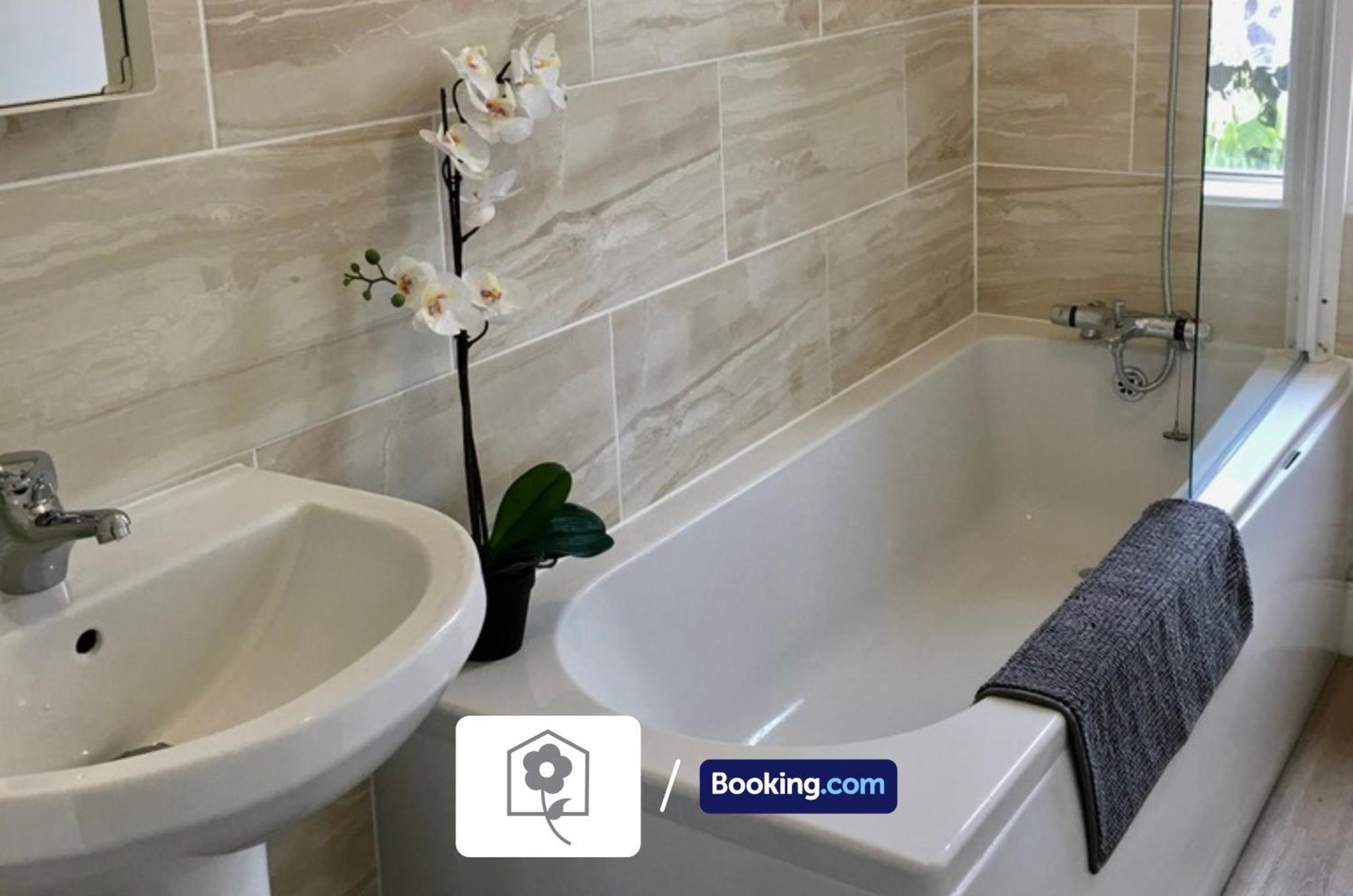 Netley Village Apartment By Your Stay Solutions Short Lets & Serviced Accommodation Netley Southampton With Free Wi-Fi Hamble-le-Rice Esterno foto