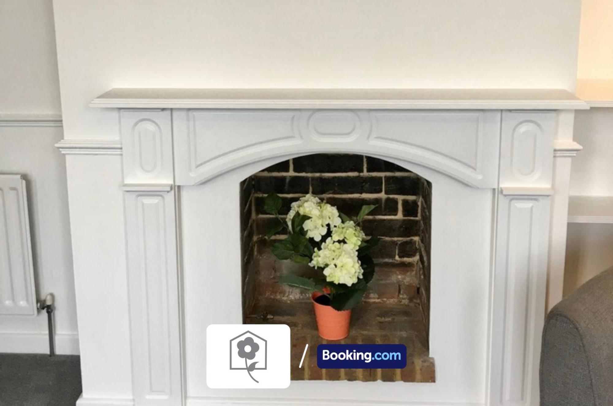 Netley Village Apartment By Your Stay Solutions Short Lets & Serviced Accommodation Netley Southampton With Free Wi-Fi Hamble-le-Rice Esterno foto