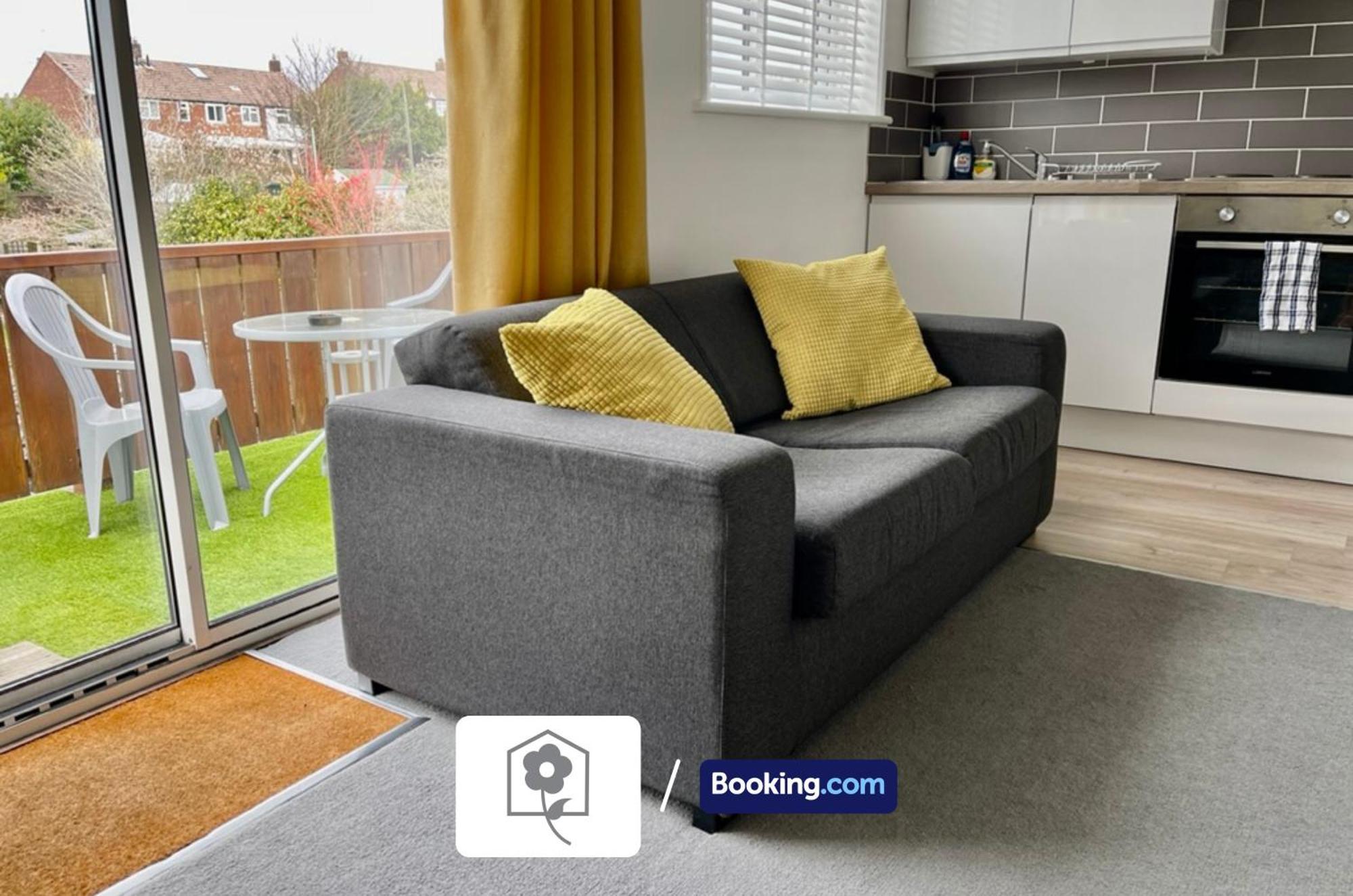 Netley Village Apartment By Your Stay Solutions Short Lets & Serviced Accommodation Netley Southampton With Free Wi-Fi Hamble-le-Rice Esterno foto